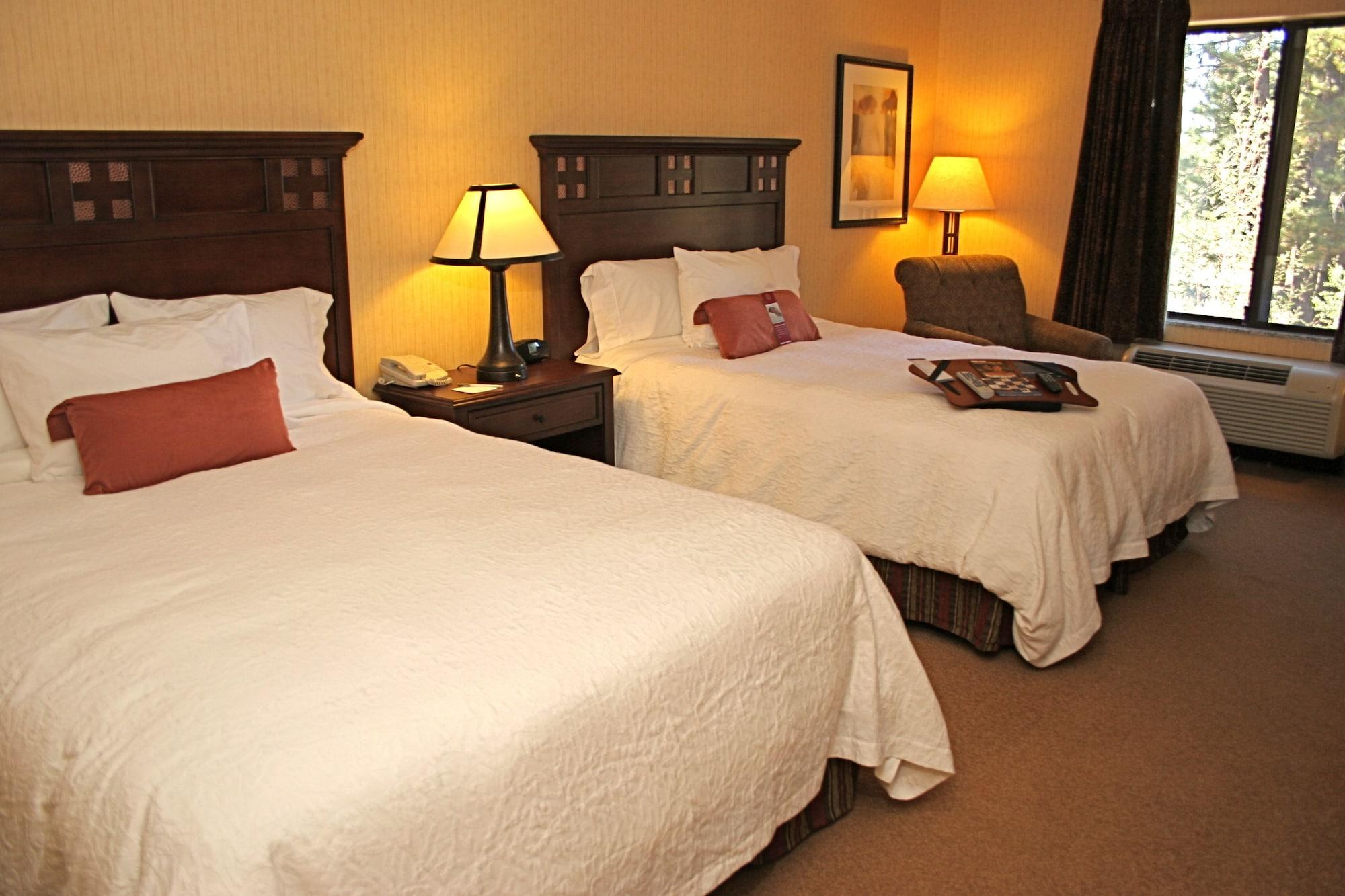 Hampton Inn & Suites Tahoe-Траки Экстерьер фото