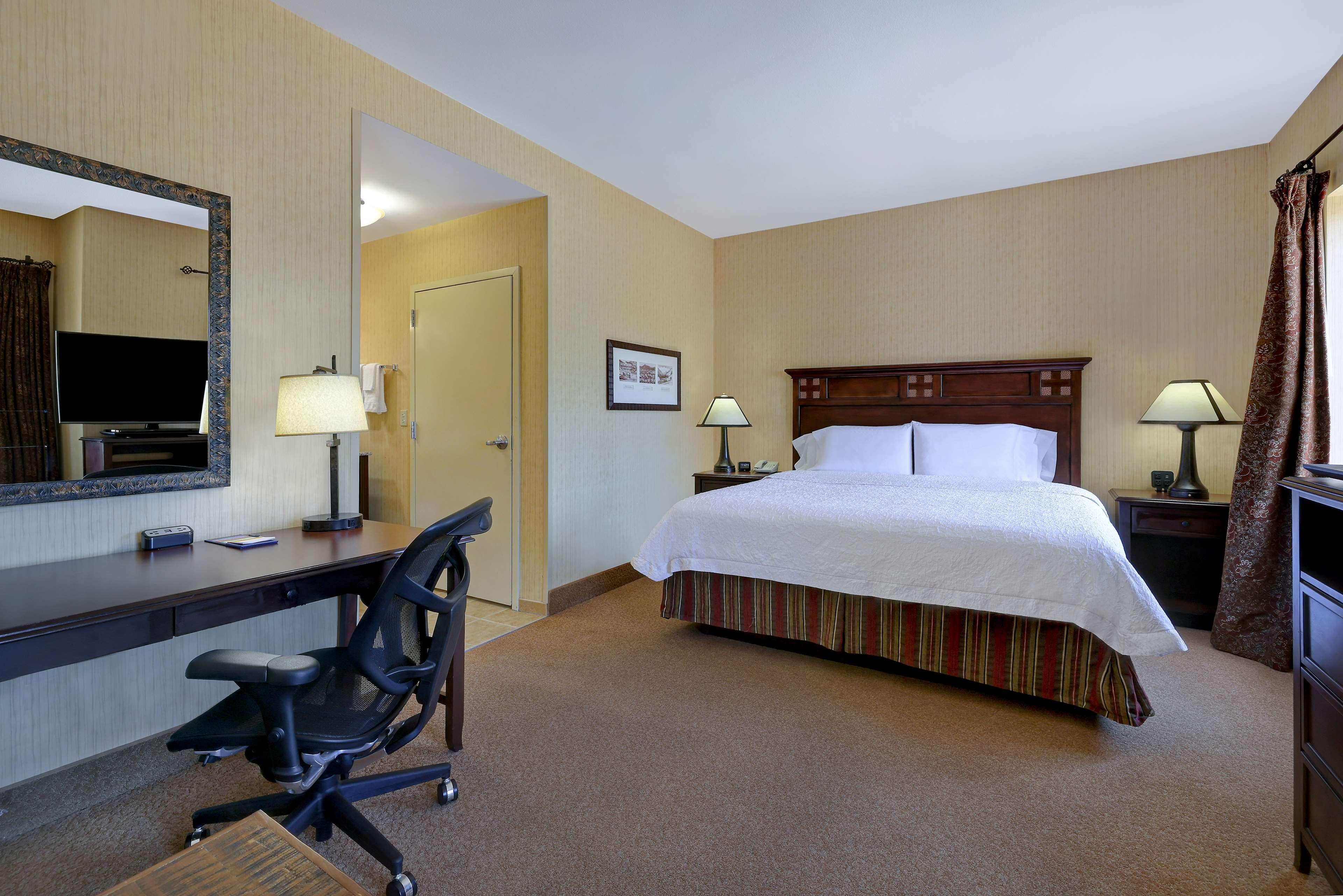 Hampton Inn & Suites Tahoe-Траки Экстерьер фото