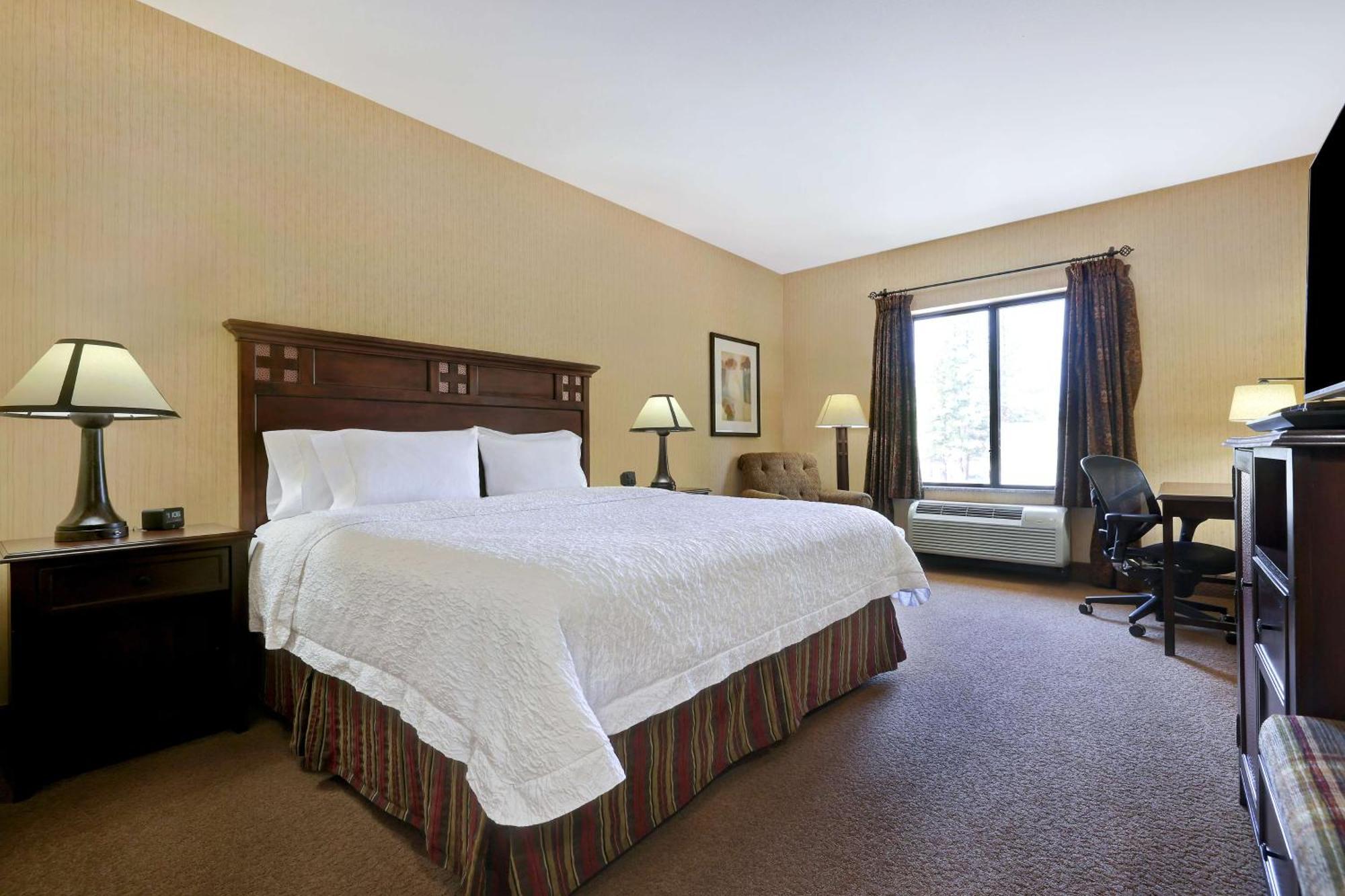 Hampton Inn & Suites Tahoe-Траки Экстерьер фото