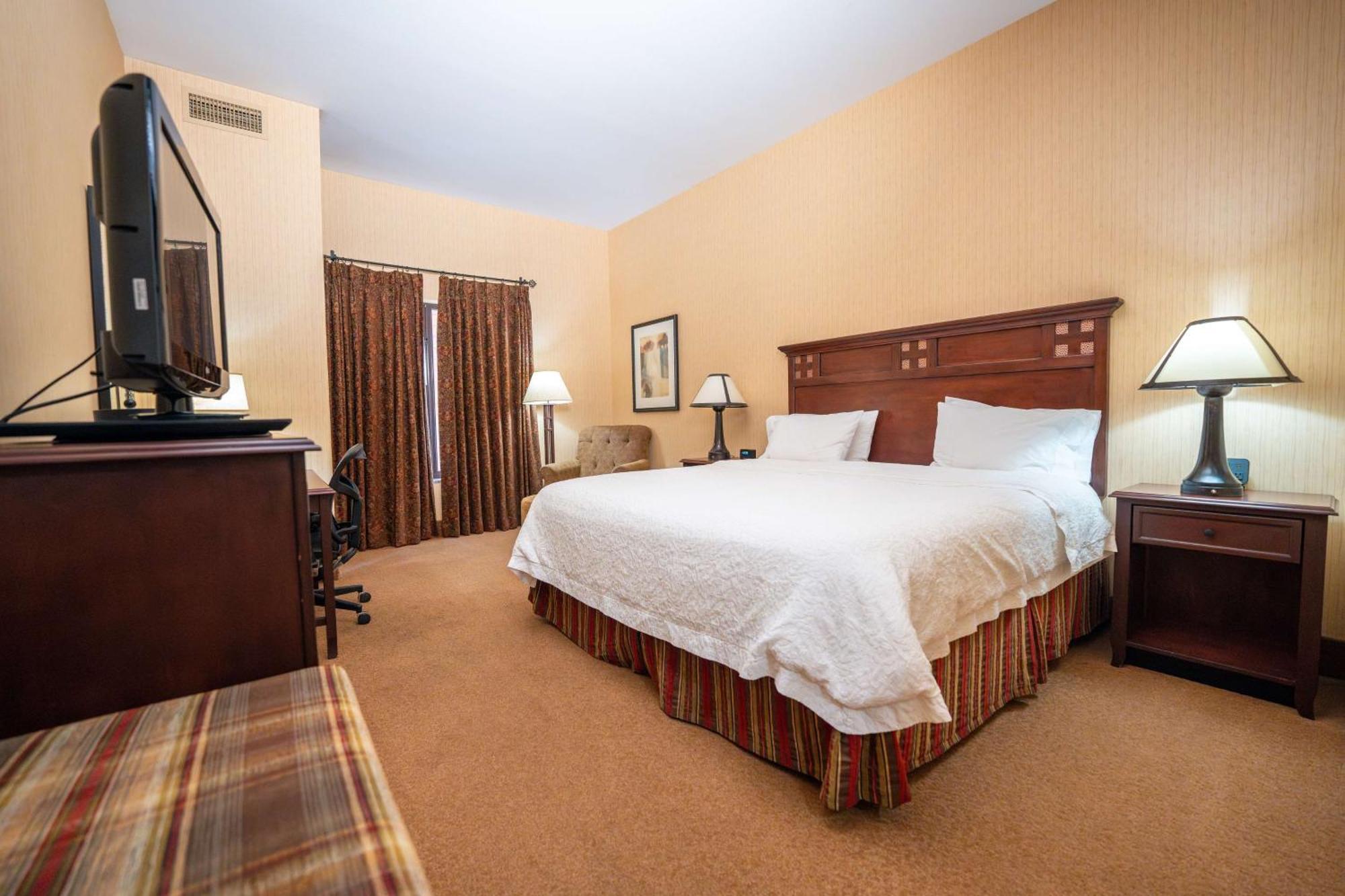 Hampton Inn & Suites Tahoe-Траки Экстерьер фото