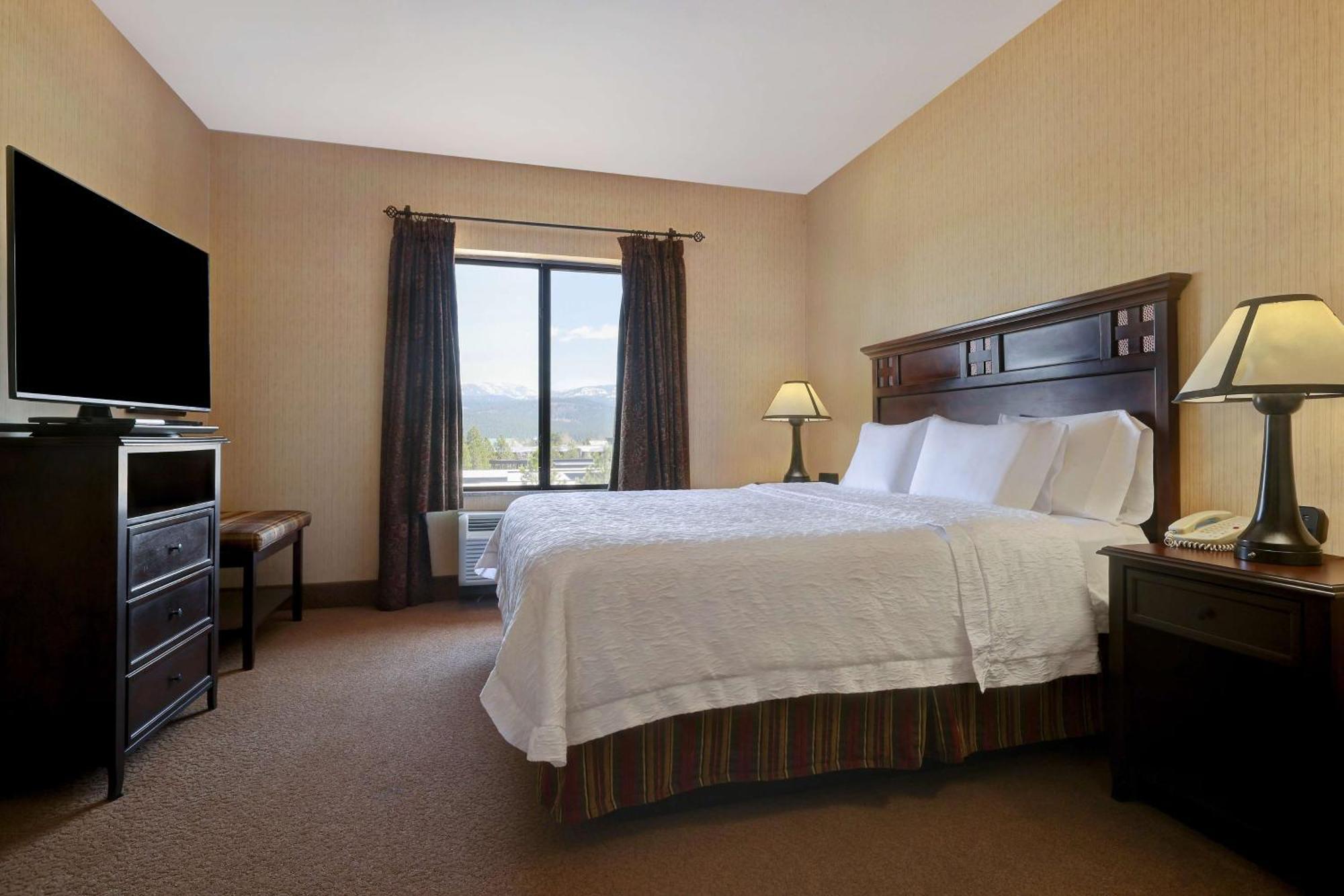 Hampton Inn & Suites Tahoe-Траки Экстерьер фото